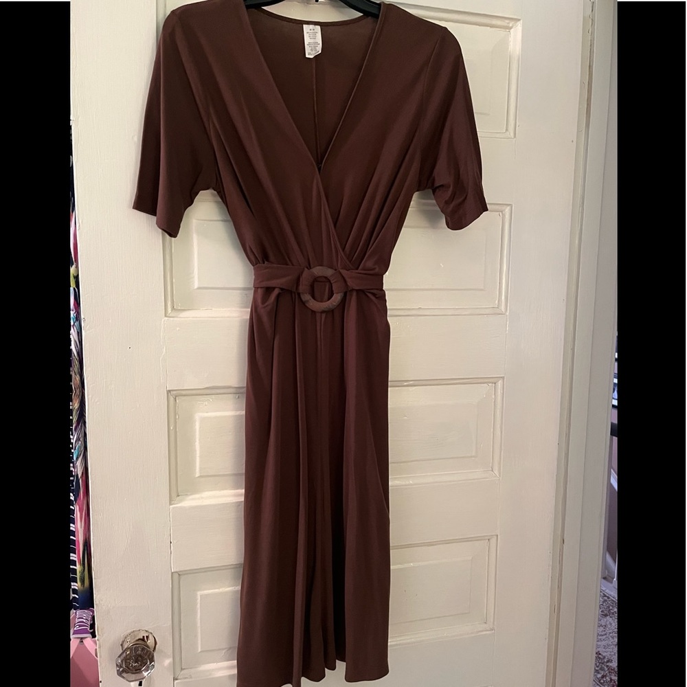 Brown Tie Waisted Dress by Avon. Beautiful accent at waist. Excellent condition
